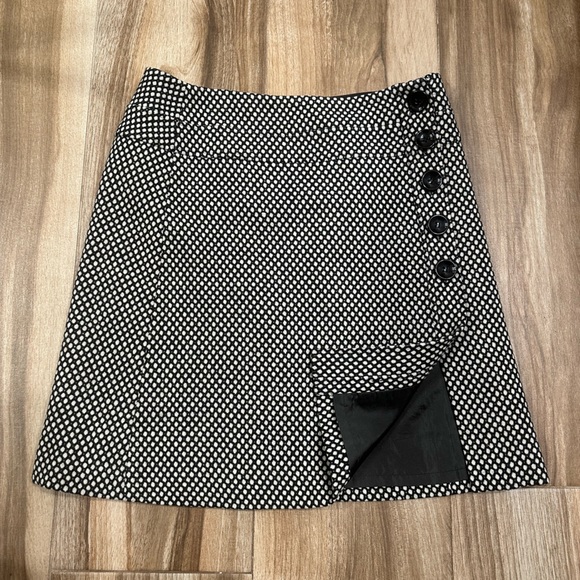 Talbots Size 8 Black and White Wool Lined Button Wrap Mini Skirt Short Mid Thigh - Picture 7 of 7